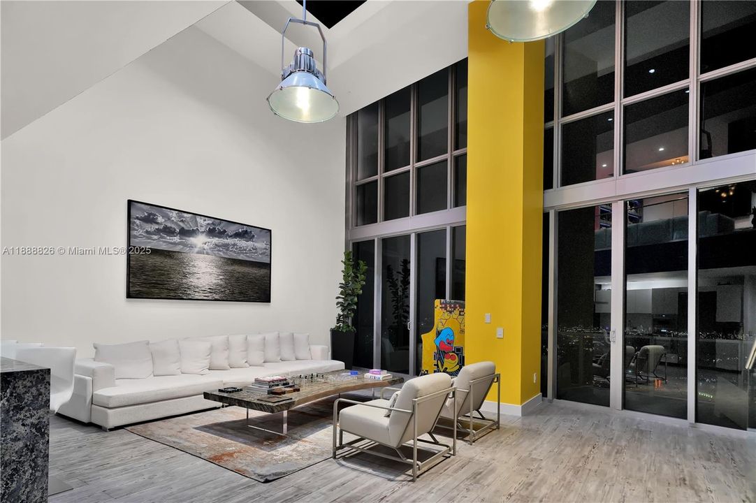 For Sale: $4,500,000 (3 beds, 2 baths, 2901 Square Feet)