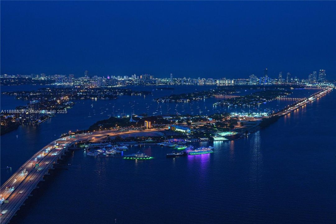 For Sale: $4,500,000 (3 beds, 2 baths, 2901 Square Feet)