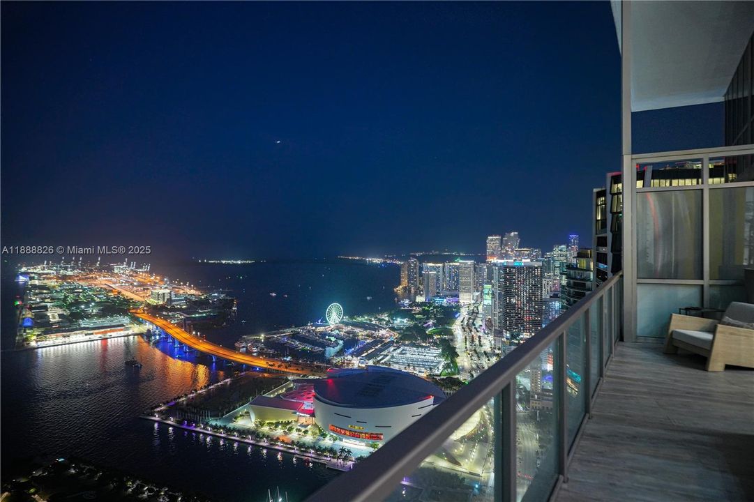 For Sale: $4,500,000 (3 beds, 2 baths, 2901 Square Feet)