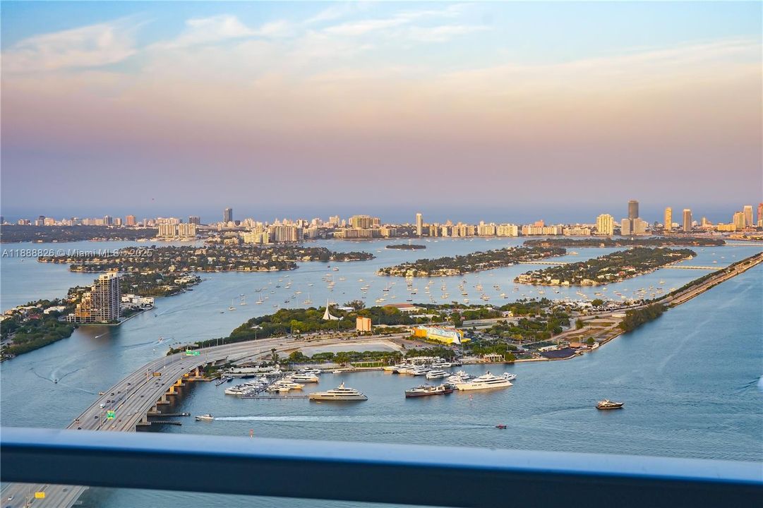 For Sale: $4,500,000 (3 beds, 2 baths, 2901 Square Feet)