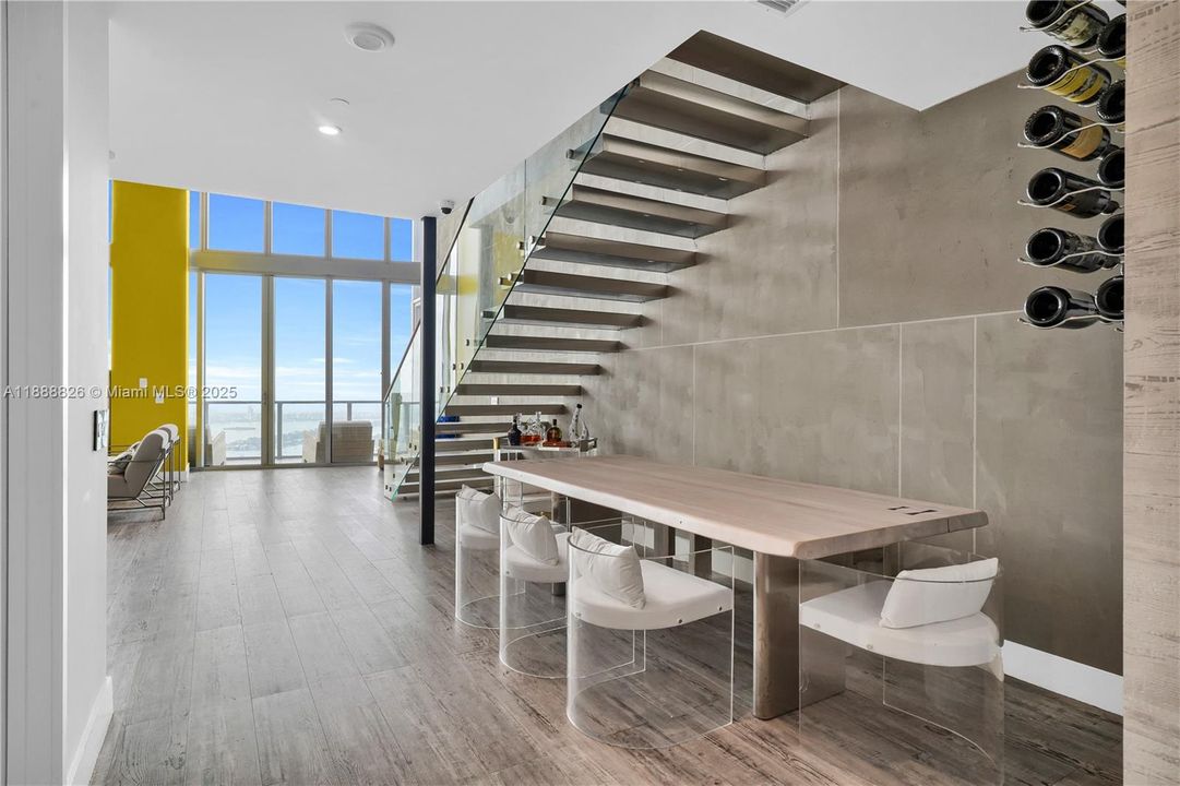 For Sale: $4,500,000 (3 beds, 2 baths, 2901 Square Feet)