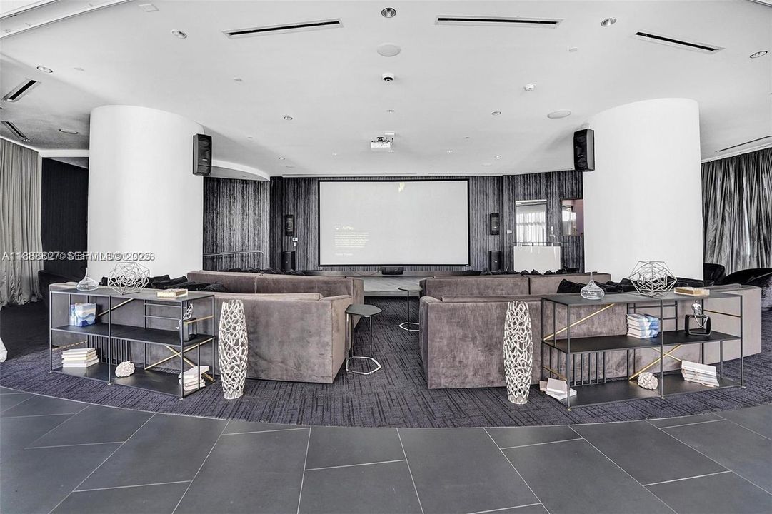 出租: $9,900 (3 贝兹, 4 浴室, 2204 平方英尺)