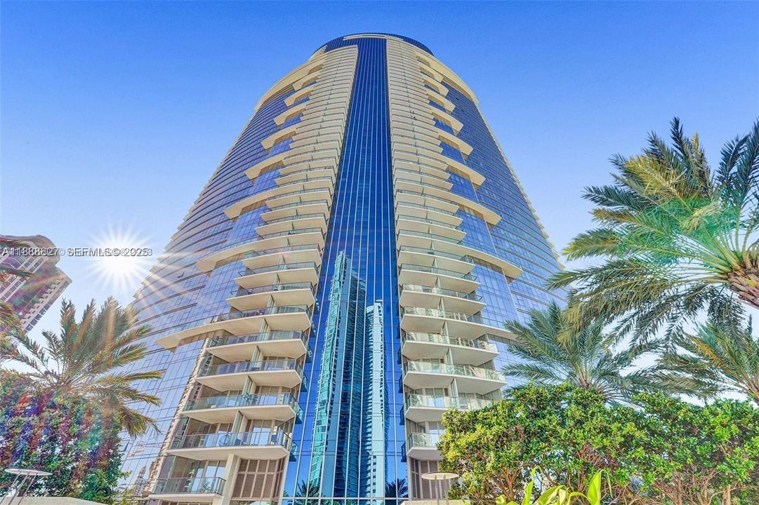 出租: $9,900 (3 贝兹, 4 浴室, 2204 平方英尺)