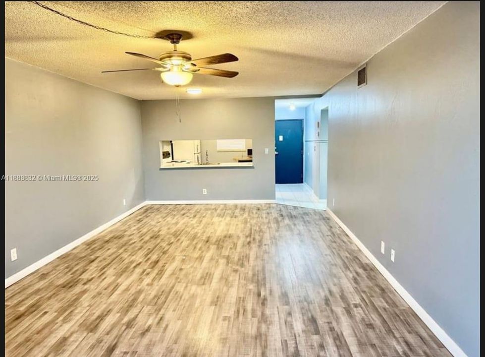 En Venta: $239,900 (2 camas, 2 baños, 1080 Pies cuadrados)