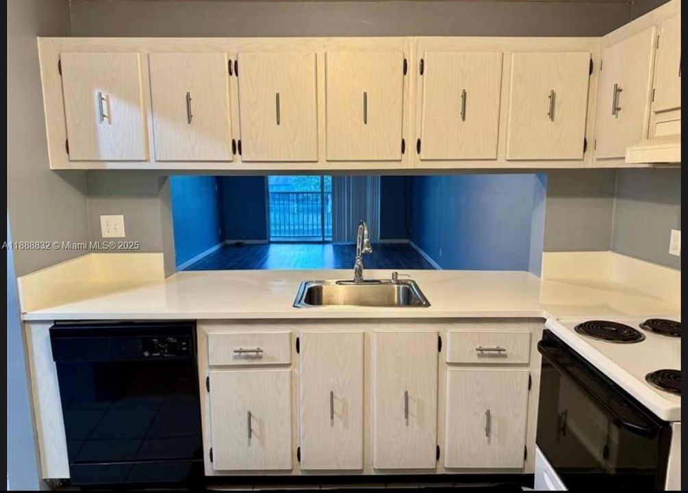 En Venta: $239,900 (2 camas, 2 baños, 1080 Pies cuadrados)