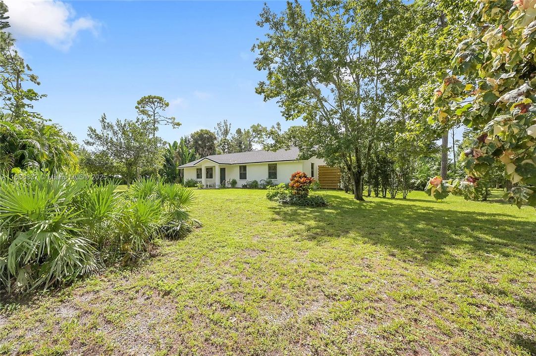 Active With Contract: $639,900 (3 beds, 2 baths, 1664 Square Feet)