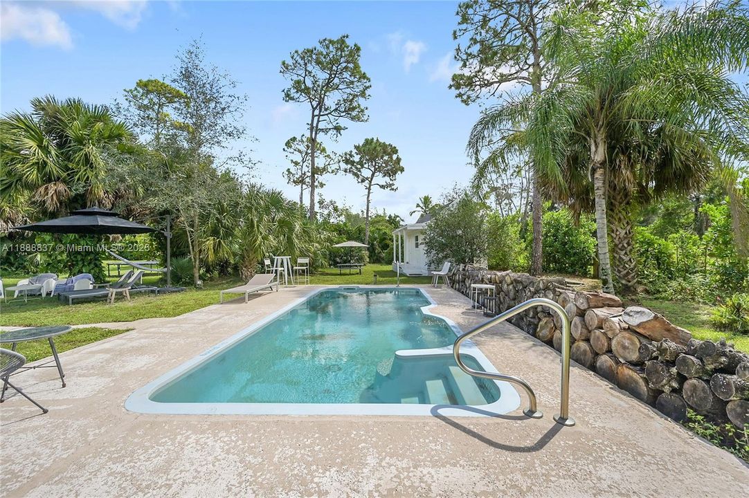 Active With Contract: $639,900 (3 beds, 2 baths, 1664 Square Feet)