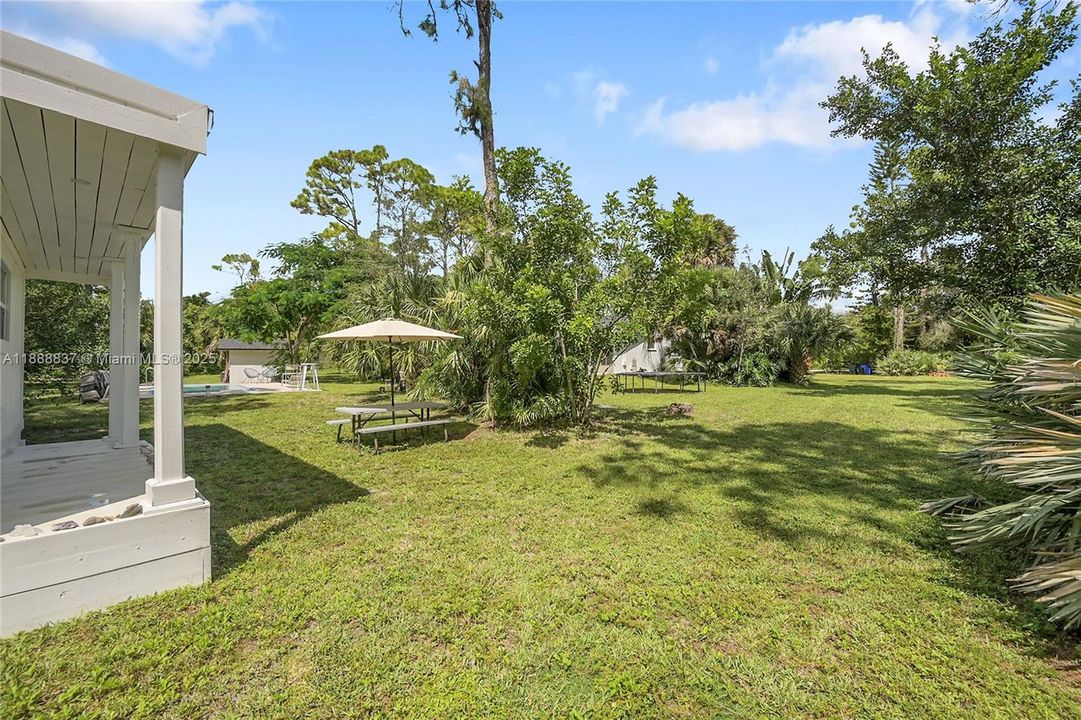 Active With Contract: $639,900 (3 beds, 2 baths, 1664 Square Feet)