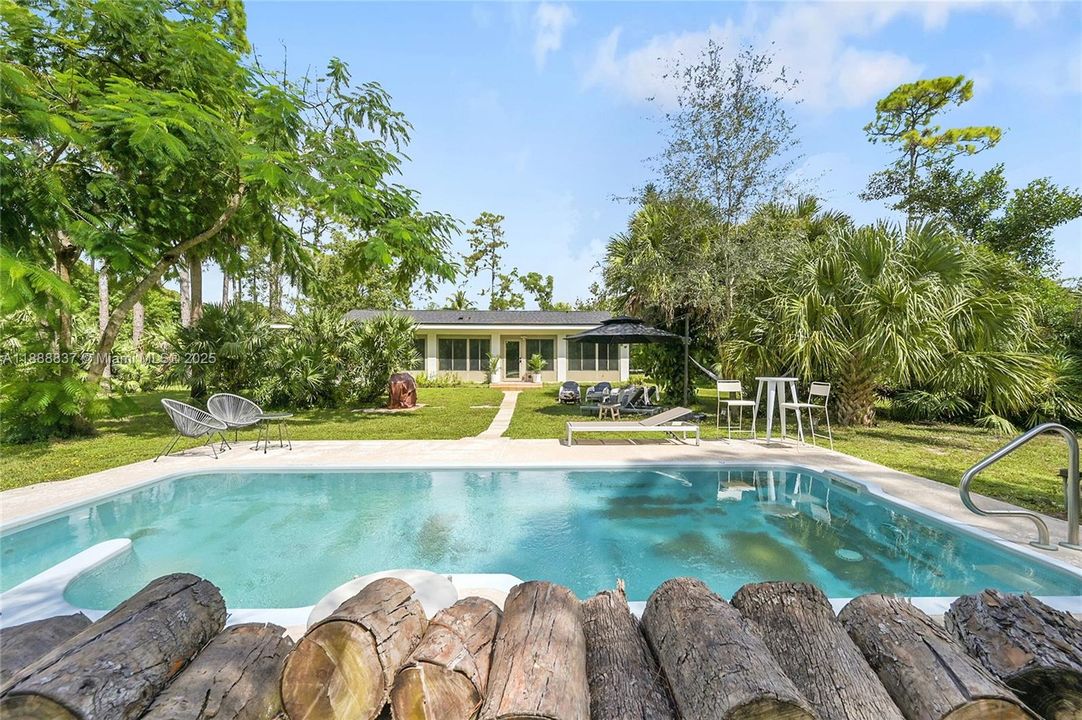 Active With Contract: $639,900 (3 beds, 2 baths, 1664 Square Feet)