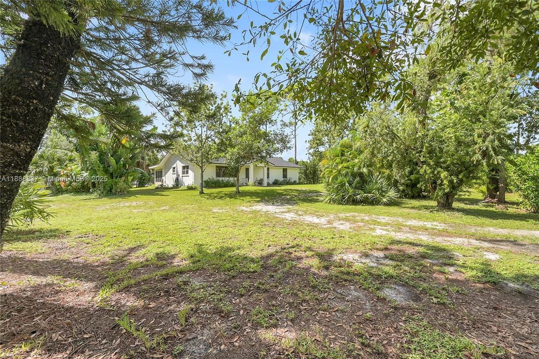 Active With Contract: $639,900 (3 beds, 2 baths, 1664 Square Feet)