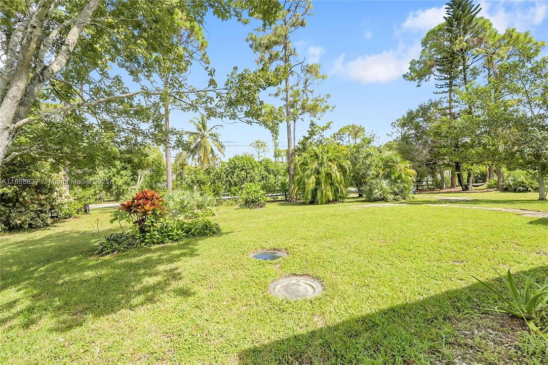 Active With Contract: $639,900 (3 beds, 2 baths, 1664 Square Feet)