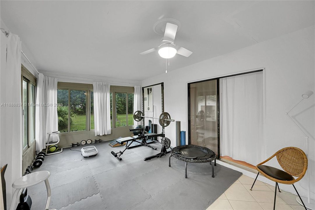 Active With Contract: $639,900 (3 beds, 2 baths, 1664 Square Feet)