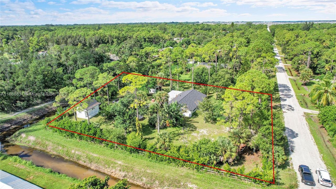 Active With Contract: $639,900 (3 beds, 2 baths, 1664 Square Feet)