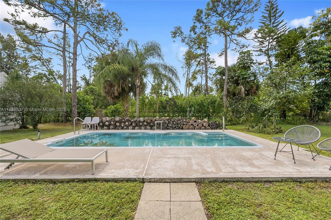 Active With Contract: $639,900 (3 beds, 2 baths, 1664 Square Feet)