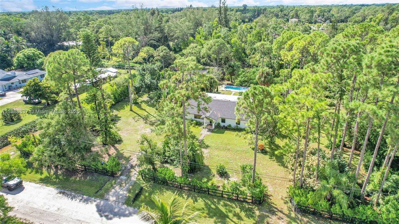 Active With Contract: $639,900 (3 beds, 2 baths, 1664 Square Feet)