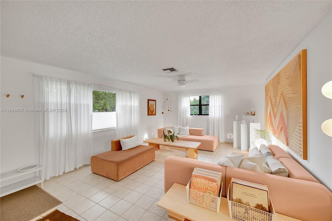 Active With Contract: $639,900 (3 beds, 2 baths, 1664 Square Feet)