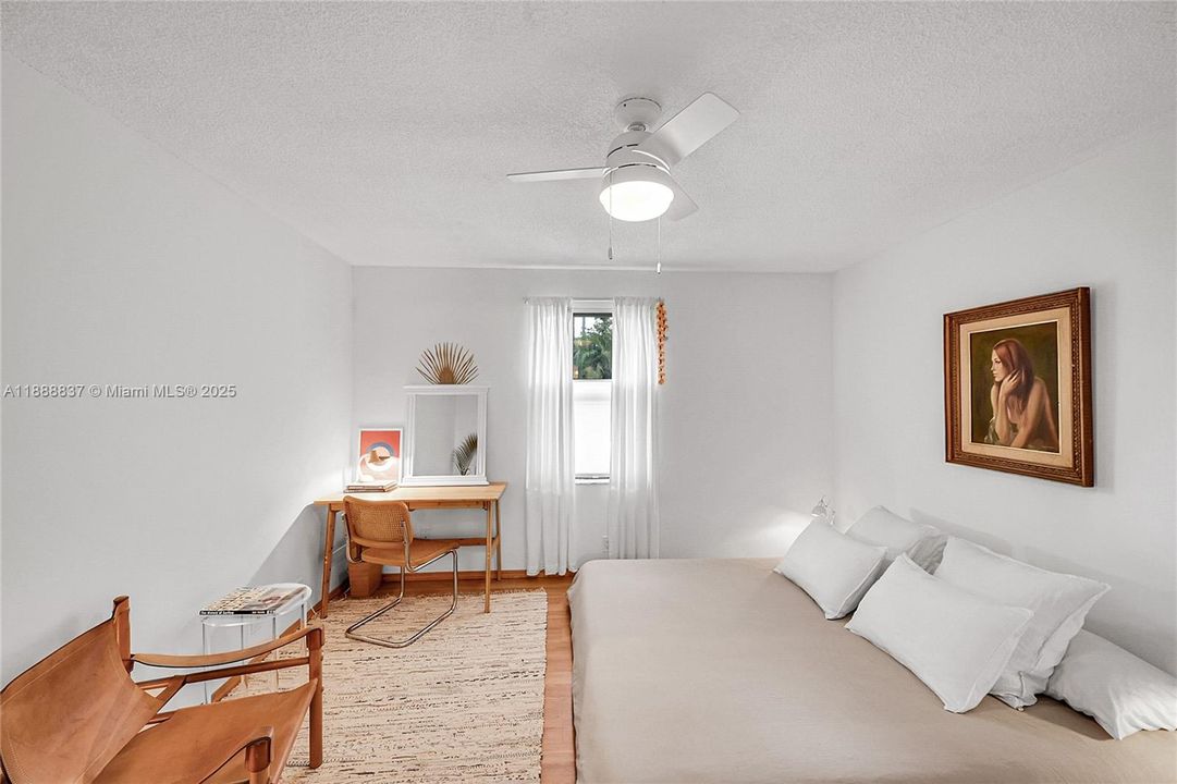 Active With Contract: $639,900 (3 beds, 2 baths, 1664 Square Feet)