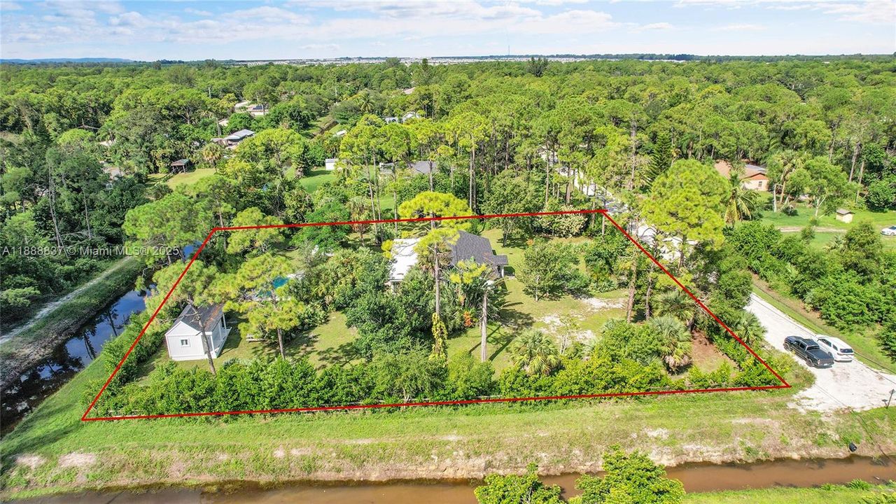 Active With Contract: $639,900 (3 beds, 2 baths, 1664 Square Feet)