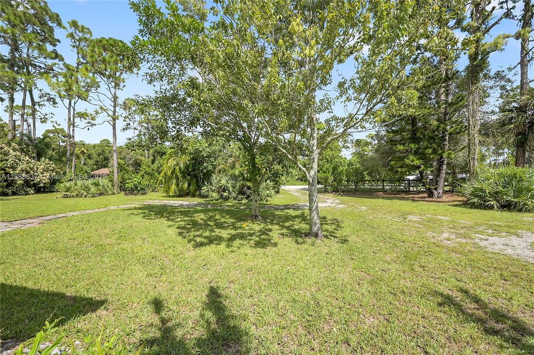 Active With Contract: $639,900 (3 beds, 2 baths, 1664 Square Feet)