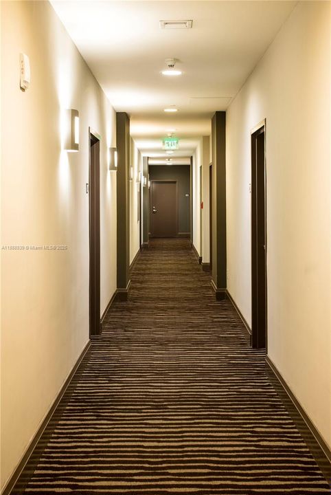 For Sale: $570,000 (2 beds, 2 baths, 955 Square Feet)