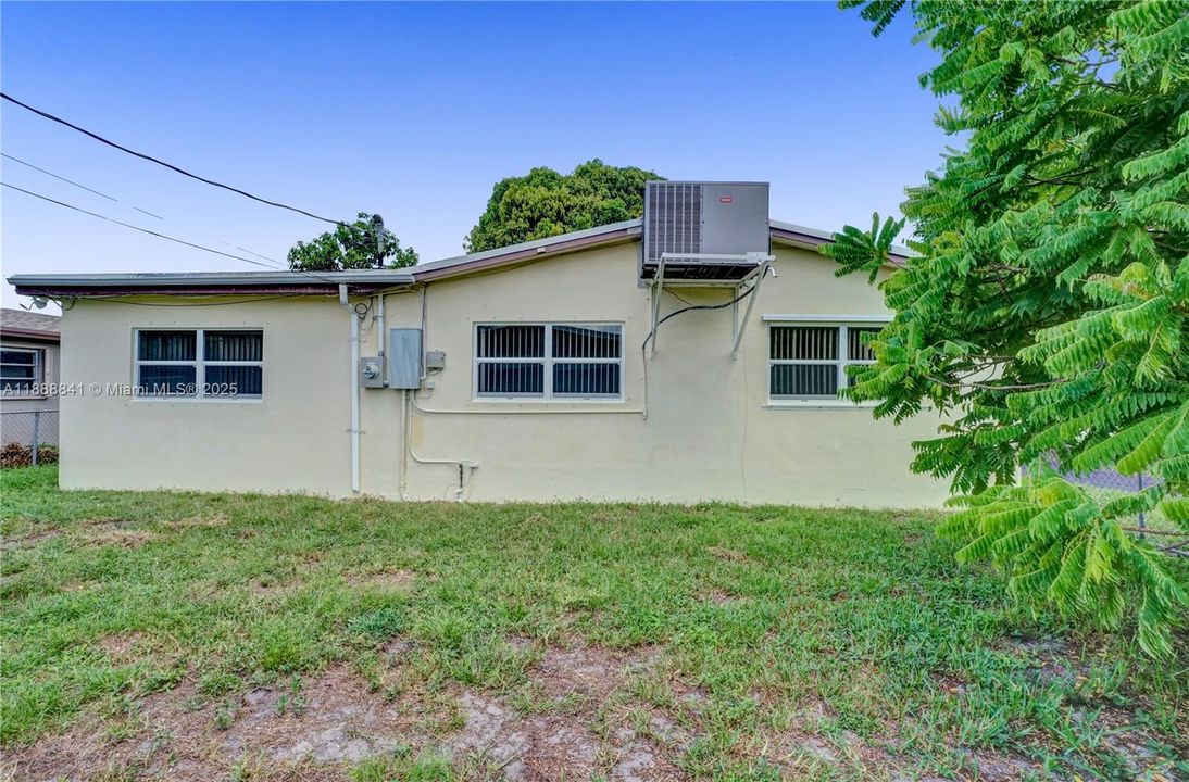 Recently Rented: $3,300 (4 beds, 2 baths, 1845 Square Feet)