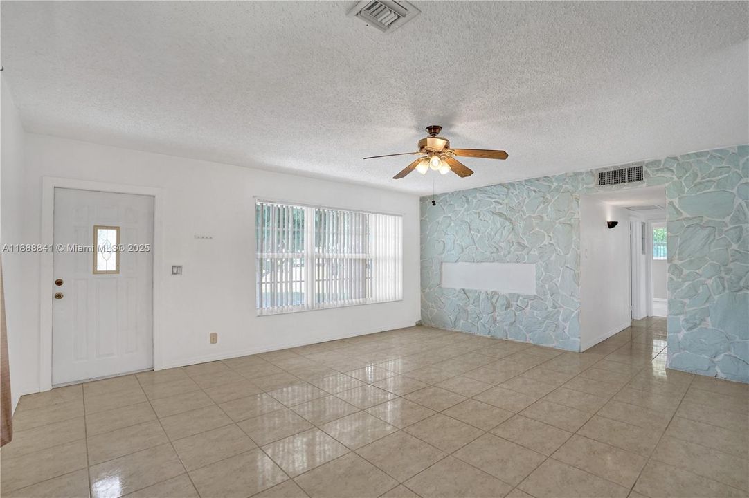 Recently Rented: $3,300 (4 beds, 2 baths, 1845 Square Feet)