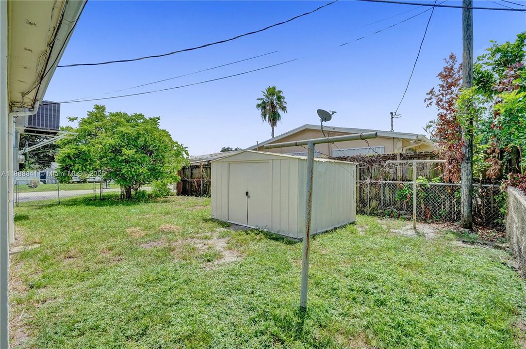 Recently Rented: $3,300 (4 beds, 2 baths, 1845 Square Feet)