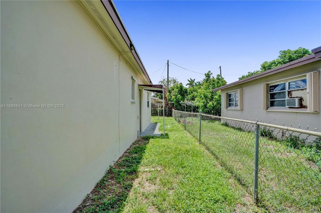 Recently Rented: $3,300 (4 beds, 2 baths, 1845 Square Feet)