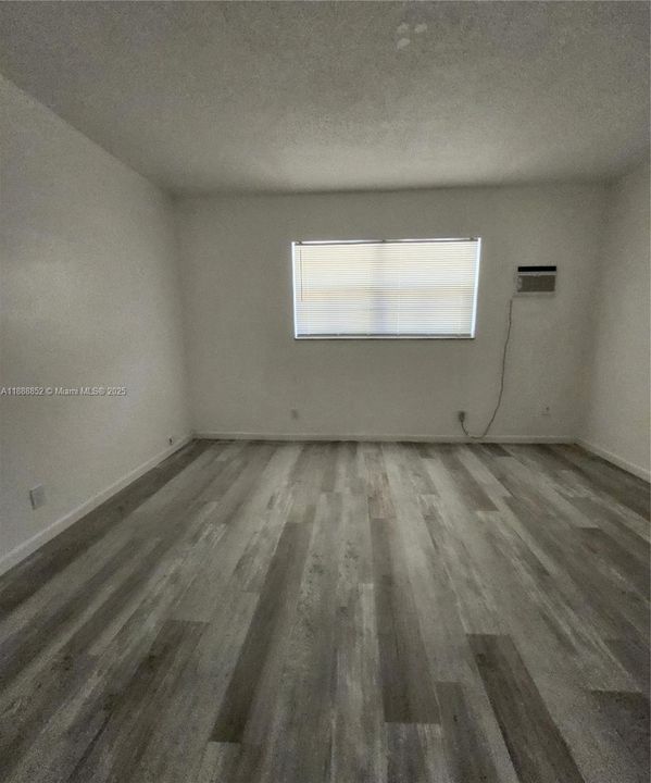 Activo con contrato: $1,450 (1 camas, 1 baños, 750 Pies cuadrados)