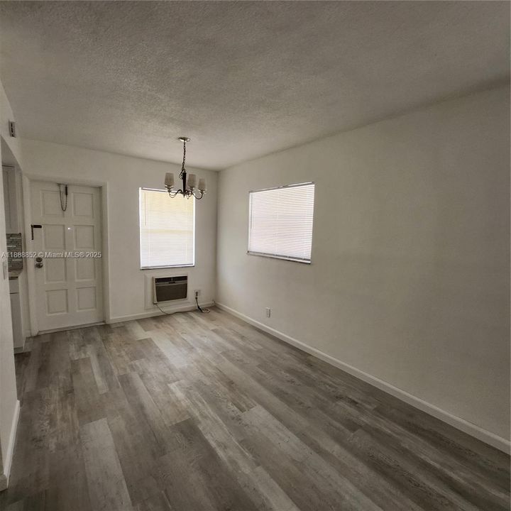 Activo con contrato: $1,450 (1 camas, 1 baños, 750 Pies cuadrados)