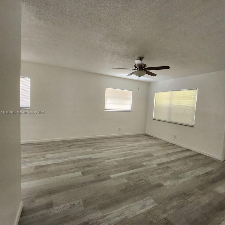 Activo con contrato: $1,450 (1 camas, 1 baños, 750 Pies cuadrados)