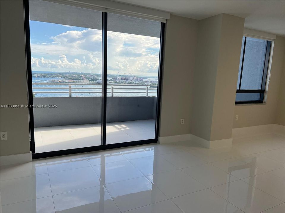 Недавно арендовано: $3,800 (1 спален, 1 ванн, 793 Квадратных фут)