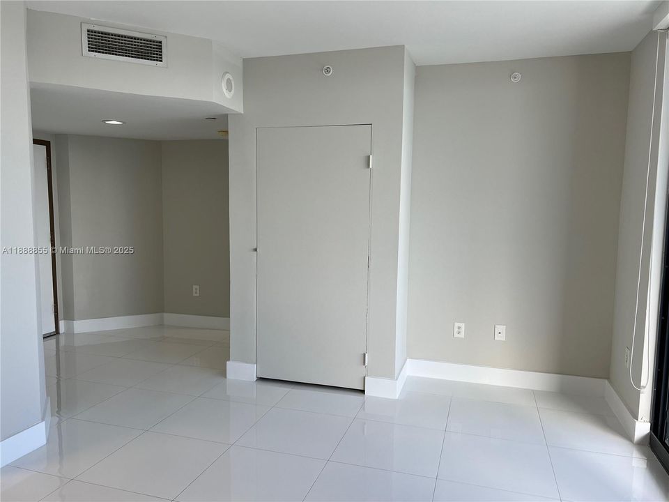 Недавно арендовано: $3,800 (1 спален, 1 ванн, 793 Квадратных фут)