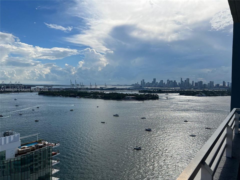 Недавно арендовано: $3,800 (1 спален, 1 ванн, 793 Квадратных фут)