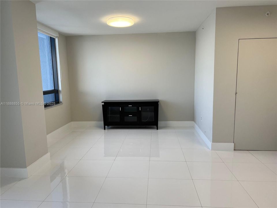 Недавно арендовано: $3,800 (1 спален, 1 ванн, 793 Квадратных фут)