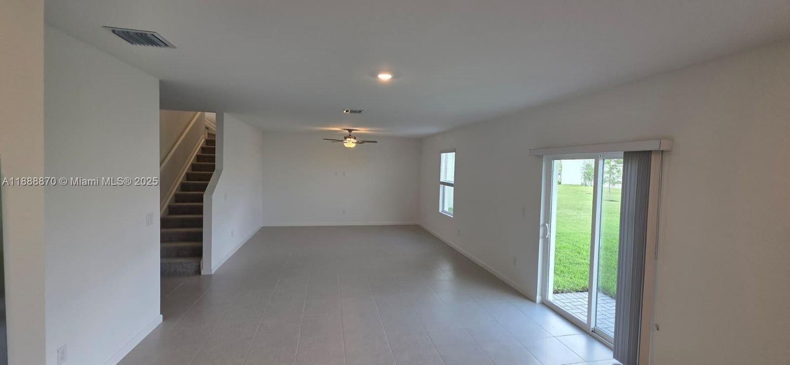 Active With Contract: $3,100 (5 beds, 3 baths, 2550 Square Feet)