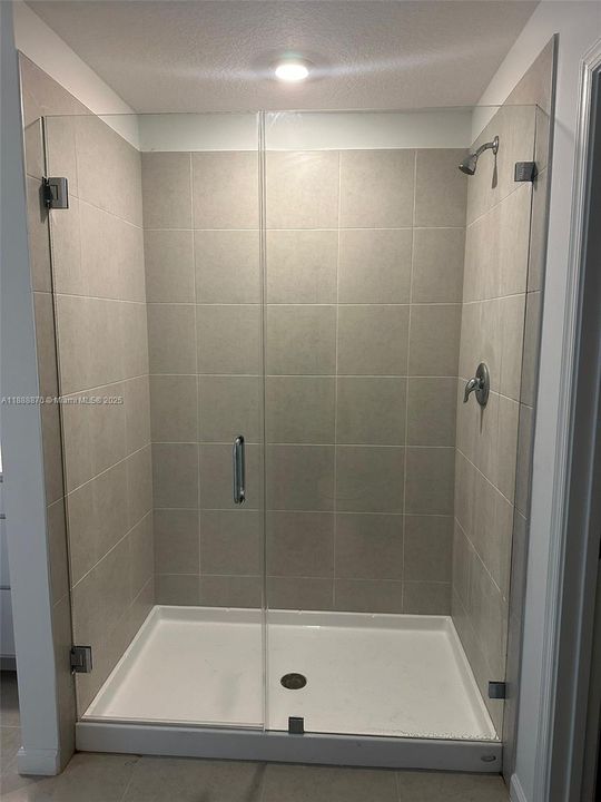 Active With Contract: $3,100 (5 beds, 3 baths, 2550 Square Feet)