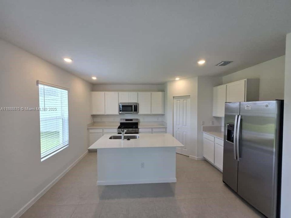 Active With Contract: $3,100 (5 beds, 3 baths, 2550 Square Feet)