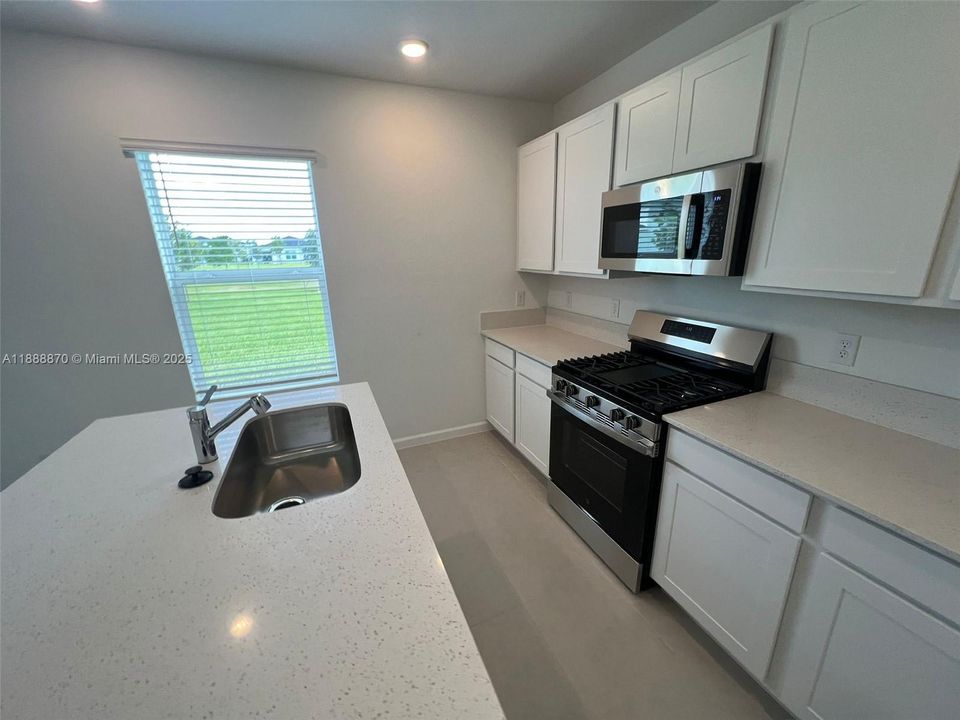 Active With Contract: $3,100 (5 beds, 3 baths, 2550 Square Feet)