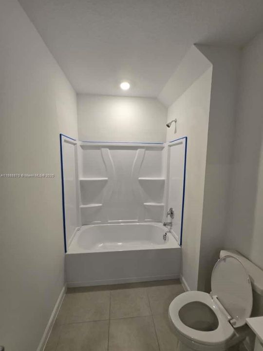 Active With Contract: $3,100 (5 beds, 3 baths, 2550 Square Feet)