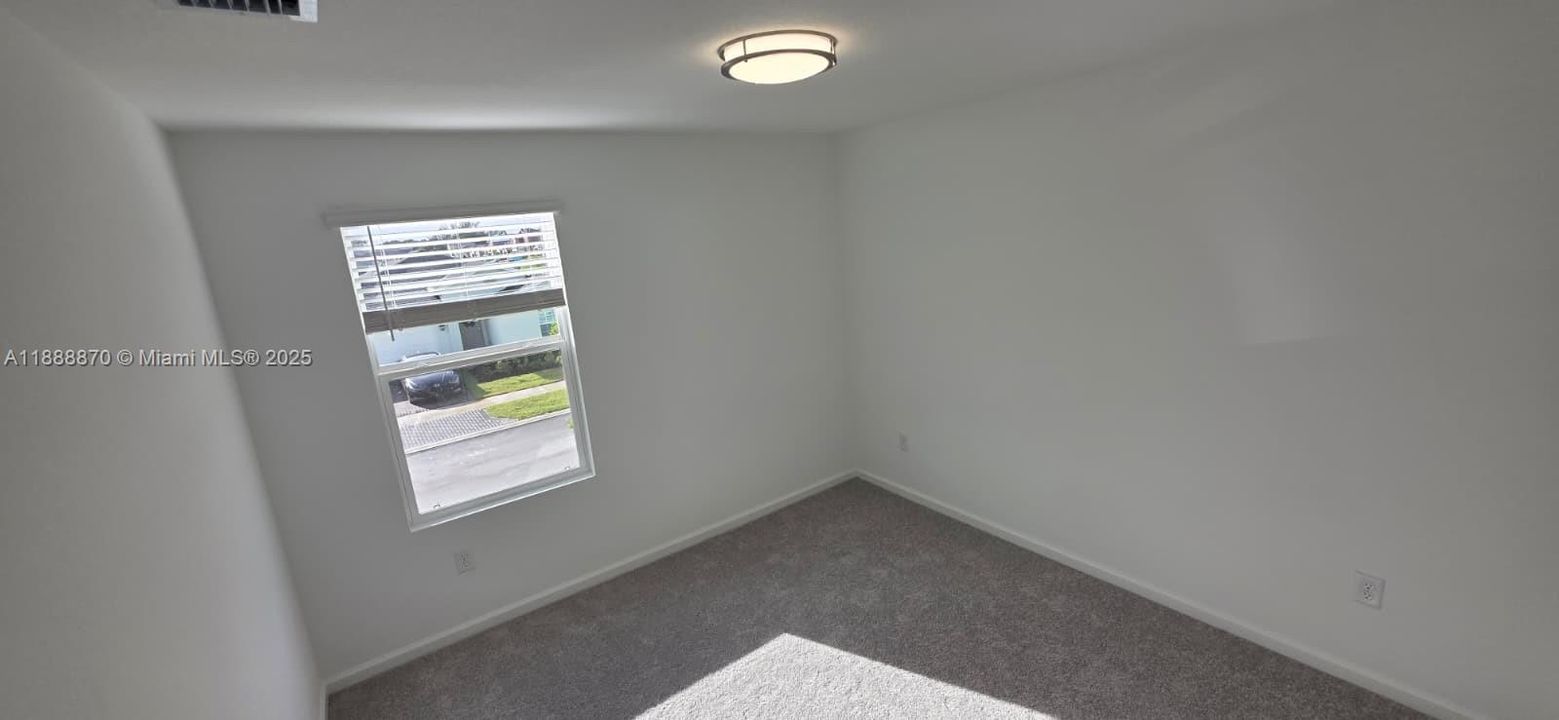 Active With Contract: $3,100 (5 beds, 3 baths, 2550 Square Feet)