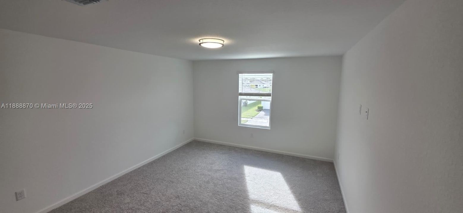 Active With Contract: $3,100 (5 beds, 3 baths, 2550 Square Feet)