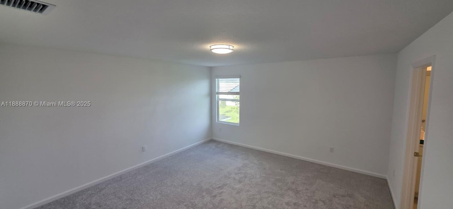 Active With Contract: $3,100 (5 beds, 3 baths, 2550 Square Feet)