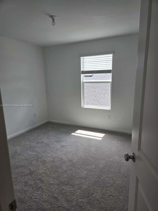 Active With Contract: $3,100 (5 beds, 3 baths, 2550 Square Feet)