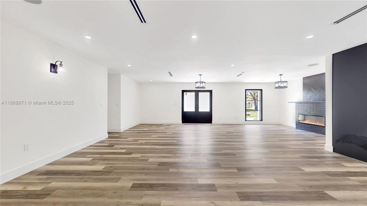 Active With Contract: $1,650,000 (4 beds, 3 baths, 3312 Square Feet)