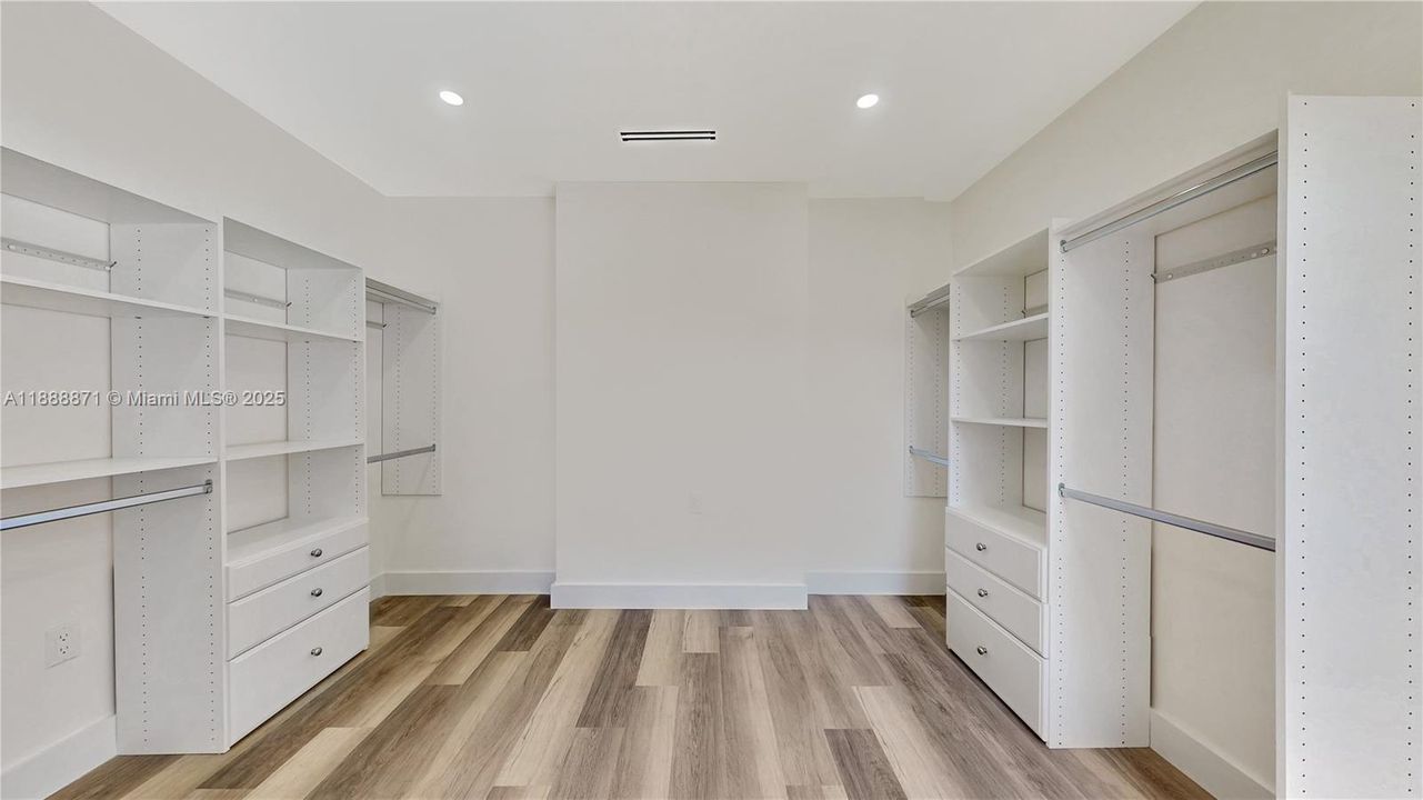 Active With Contract: $1,650,000 (4 beds, 3 baths, 3312 Square Feet)