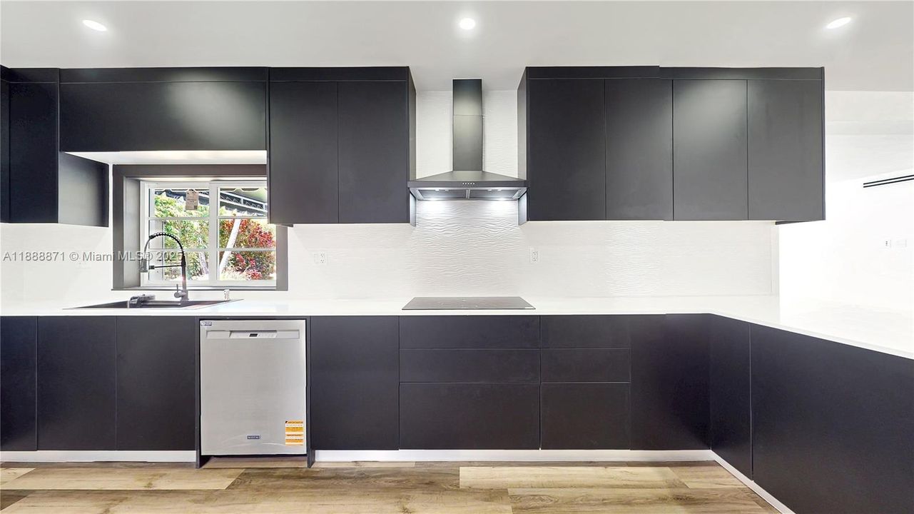 Active With Contract: $1,650,000 (4 beds, 3 baths, 3312 Square Feet)