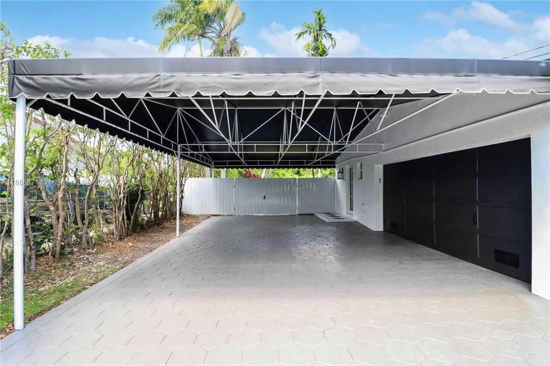 Active With Contract: $1,650,000 (4 beds, 3 baths, 3312 Square Feet)