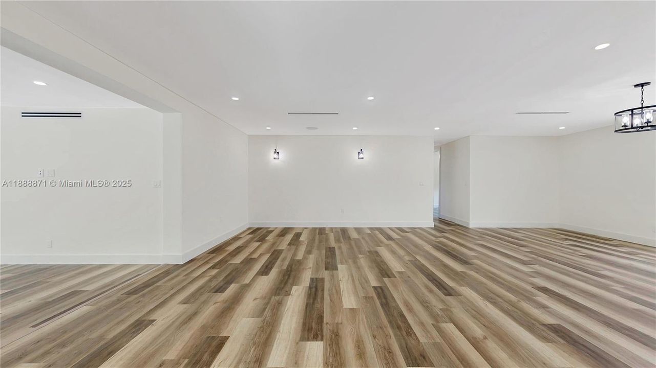 Active With Contract: $1,650,000 (4 beds, 3 baths, 3312 Square Feet)