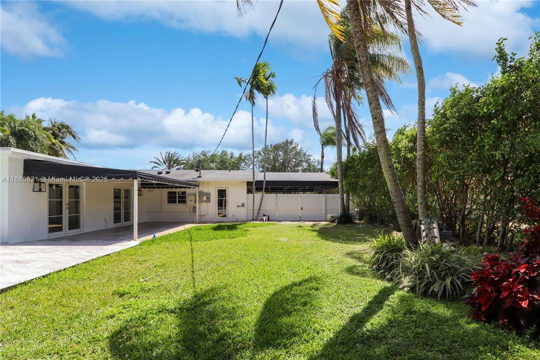 Active With Contract: $1,650,000 (4 beds, 3 baths, 3312 Square Feet)